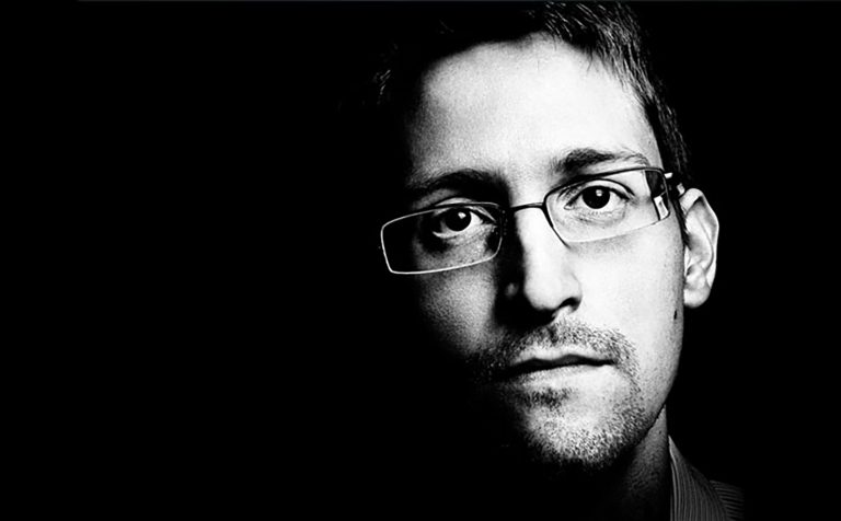 Edward Snowden vai vender polêmico livro por Bitcoin
