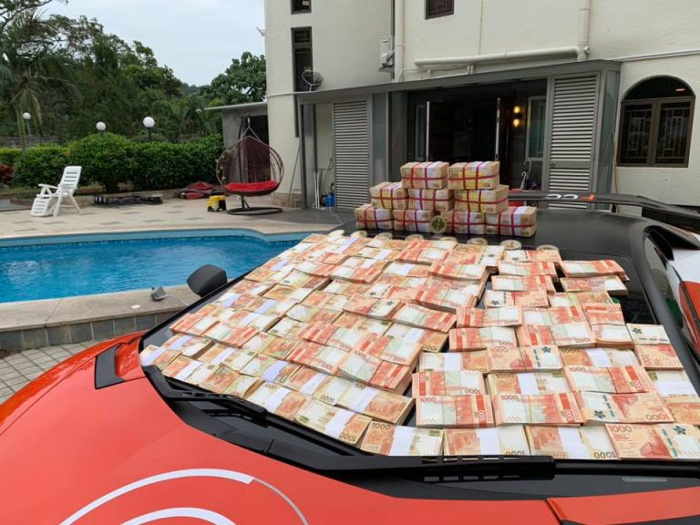 Cripto milionário faz chuva de dinheiro na china e é preso