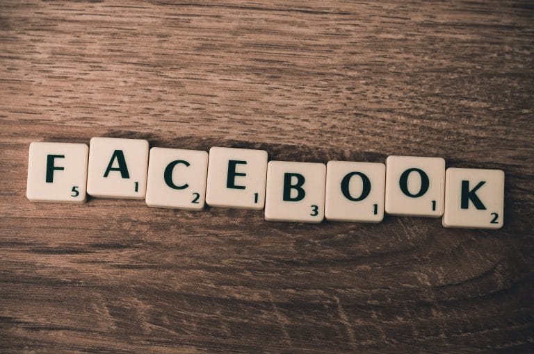 Facebook volta a permitir anúncios relacionados a criptomoedas