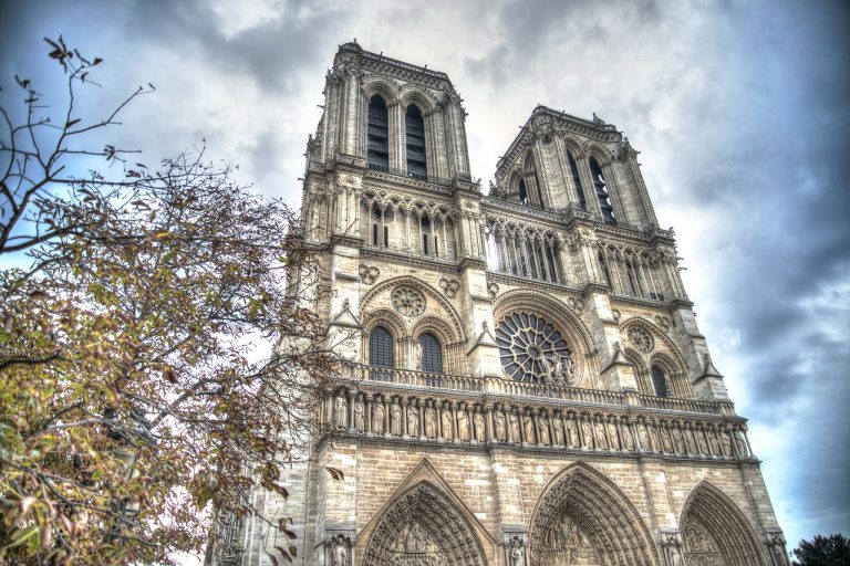 Binance quer ajudar reconstruir Notre Dame