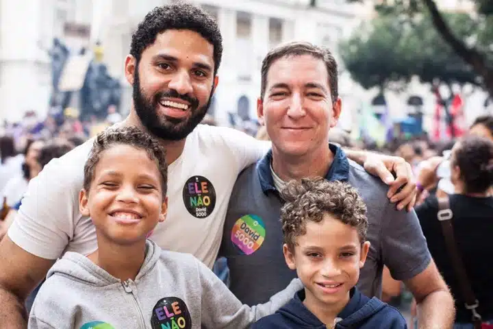 Hacker pede bitcoins para David Miranda