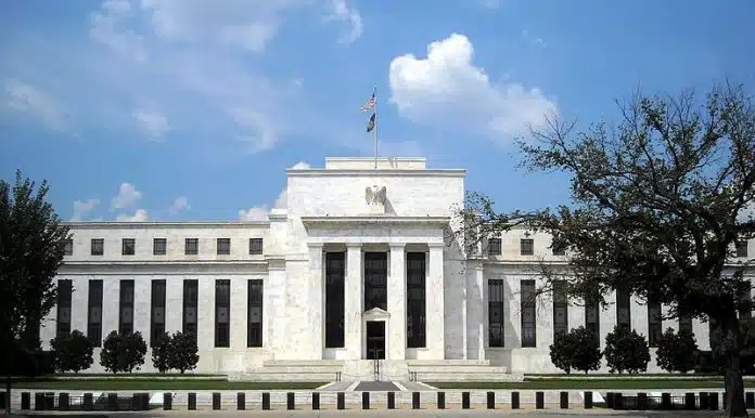 Preocupações do FED com relação à Libra ameaçam os planos do Facebook e abalam o preço do Bitcoin