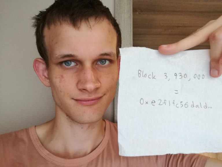 Vitalik Buterin revela seu salário após movimentação de R$ 530 milhões pela Ethereum Foundation