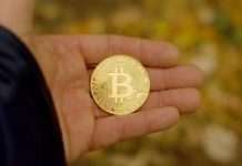 Bitcoin na palma da mão