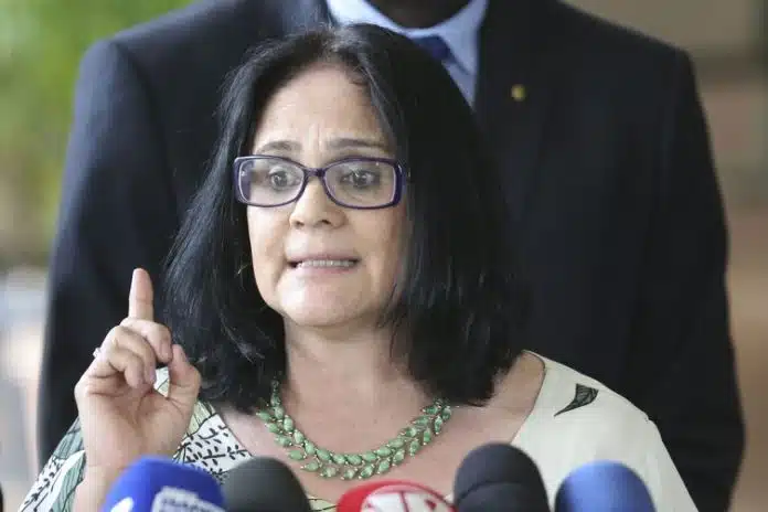 ministra-damares-bitcoins