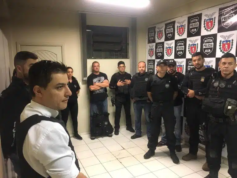 Polícia do PR cumpre mandados contra suspeitos de aplicar golpe com bitcoins