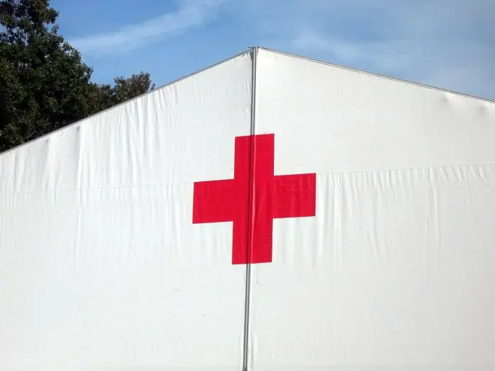 Barraca de apoio médico da Cruz Vermelha