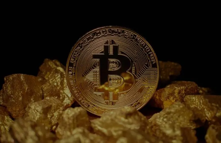 “Forjado” na crise financeira de 2008, Bitcoin segue em alta