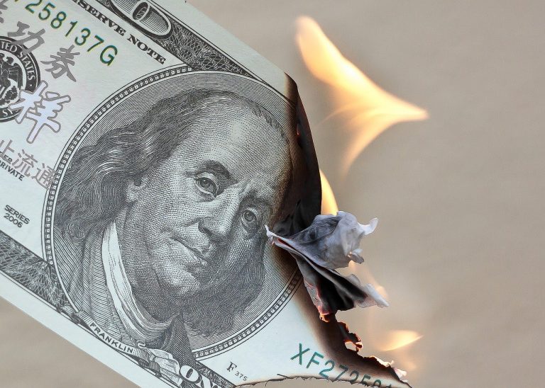 Investidor perde R$ 1,4 milhão em empresa que prometia rendimentos garantidos em Bitcoin