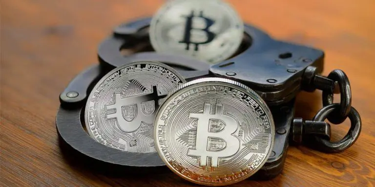Hacker é indiciado por lavagem de dinheiro com Bitcoin e pode pegar 20 anos de cadeia