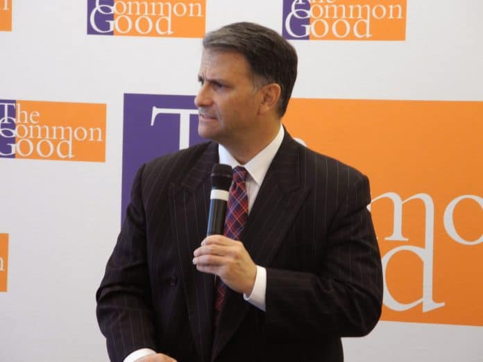 Jack Abramoff é um famoso lobista nos EUA, que teve pedido de prisão após fraude com 