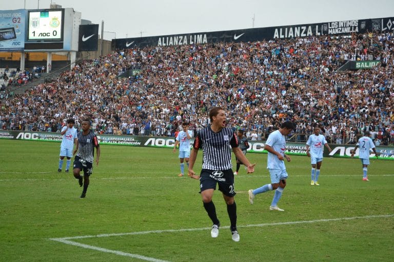 Walter Ibanez, zagueiro processa clube brasileiro