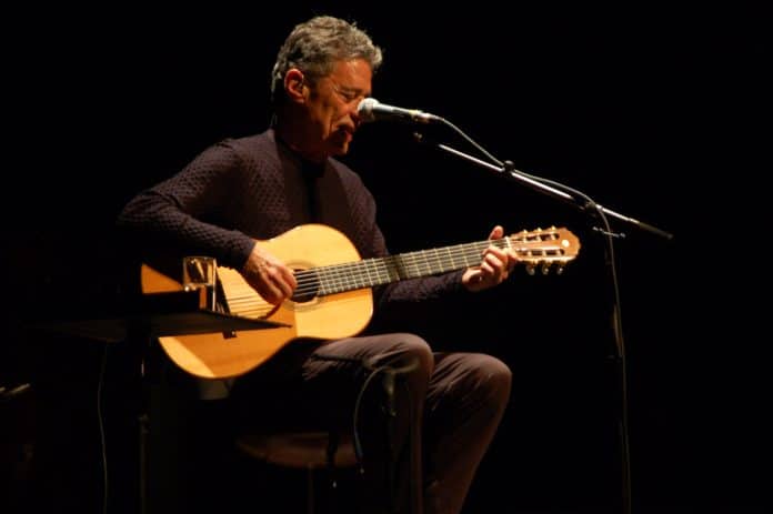 Chico Buarque, cantor famoso brasileiro