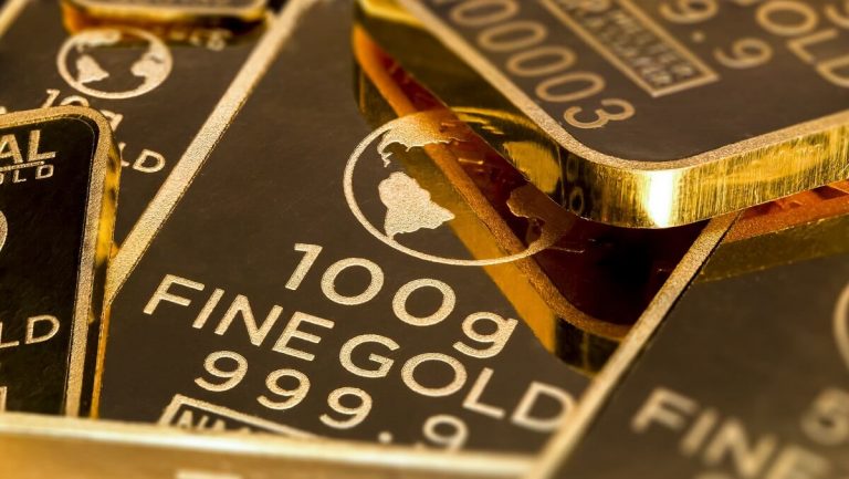 Preço do ouro ultrapassa valor histórico, Bitcoin pode ser o próximo?