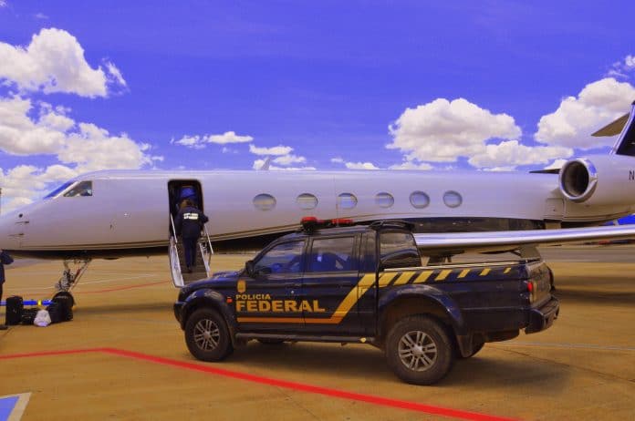 Polícia Federal PF prende suspeito de tráfico internacional de drogas