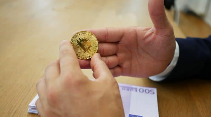 Bitcoin na mão