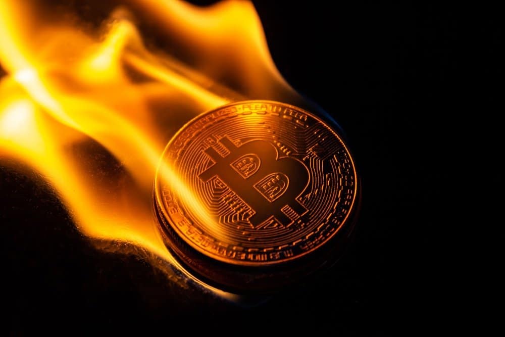 Mineração de Bitcoin causa incêndio em apartamento