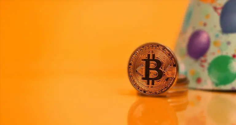 Mulher pede moeda de ouro de presente de aniversário e ganha Bitcoin