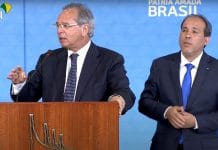 Ministro da Economia, Paulo Guedes, em cerimônia no Palácio do Planalto. Imagem: TV Brasil