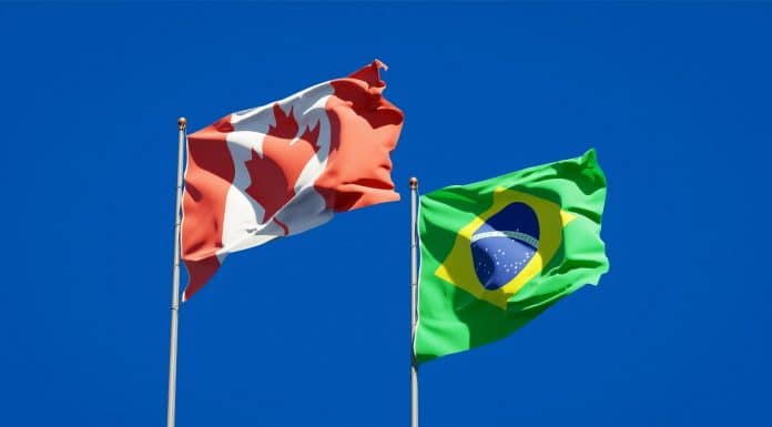 Bandeira do Canadá e Brasil
