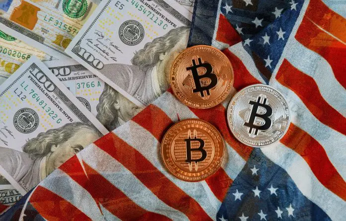 Dólar Bitcoin e bandeira dos EUA