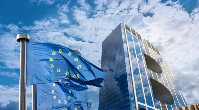 Bandeira da Europa com Símbolo do Bitcoin Criptomoedas Euro Digital