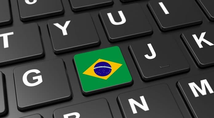 Bandeira do Brasil em teclado