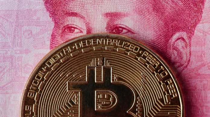 Bitcoin e moeda da China.