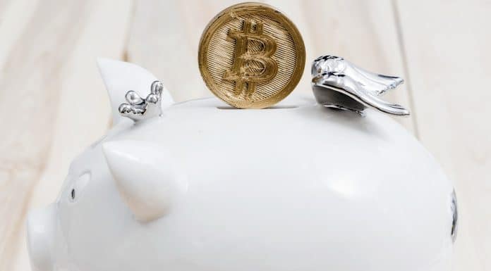 Bitcoin dentro de cofre como poupança