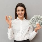 Empresa vai pagar parte dos salários em Bitcoin