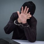 Hacker é mantido preso pela justiça