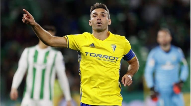 Ex-jogador do Real Madrid é o primeiro a assinar contrato pago com Bitcoin