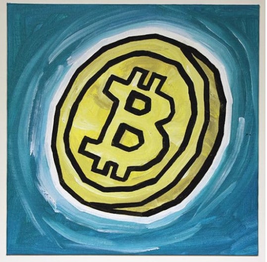 Artista pintou um quadro com o símbolo do bitcoin e recebeu um 1 BTC pela arte. Imagem: Ali Spagnola / alispagnola.com