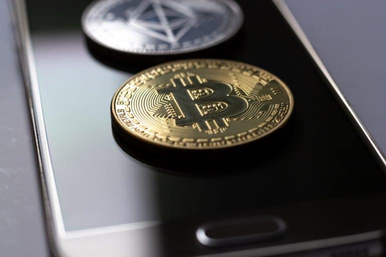 Bitcoin sobre celular imposto