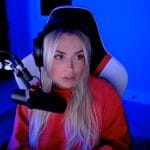 Influencer e gamer, Corinna tatuou Doge nas nádegas