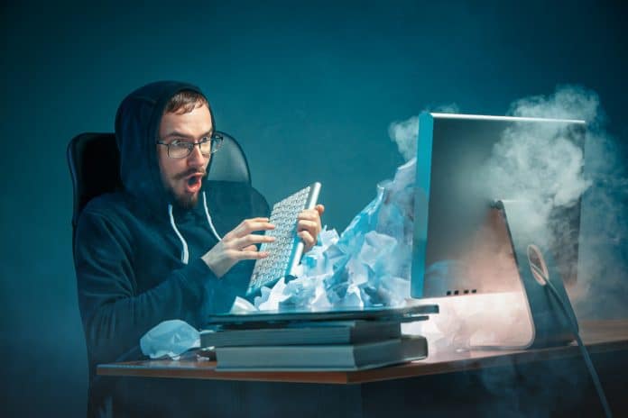 Computador pegando fogo vírus novo windows 10 bitcoin