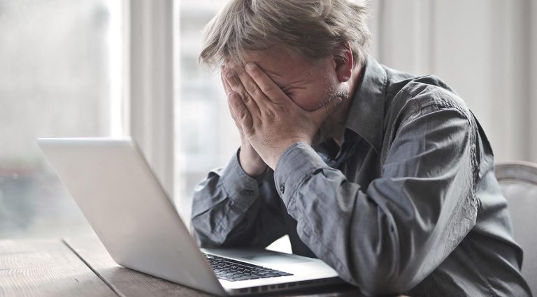 Brasileiro perde meio milhão de reais em Bitcoin após cair em golpe de phishing
