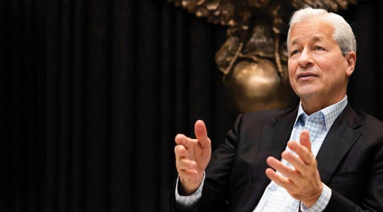 Medo? CEO do JPMorgan pede regulação “o mais rápido possível” para criptomoedas