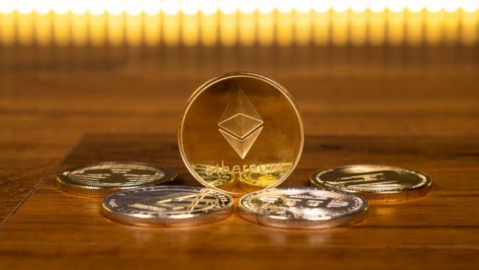 Criptomoeda Ethereum em destaque com outras criptomoedas ao seu redor rivais