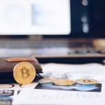 Destaque no Bitcoin em cima de mesa de investidores
