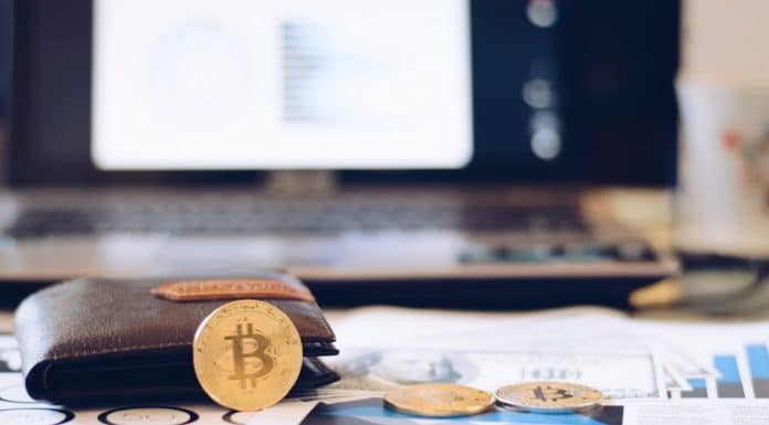 Destaque no Bitcoin em cima de mesa de investidores
