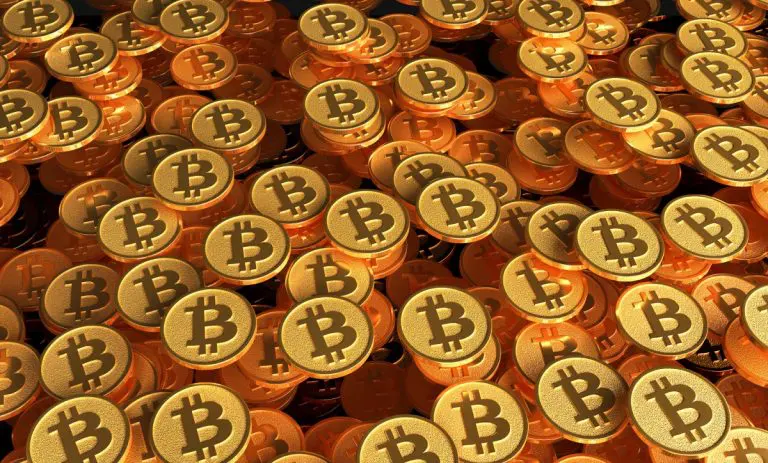 Muitos Bitcoins empilhados