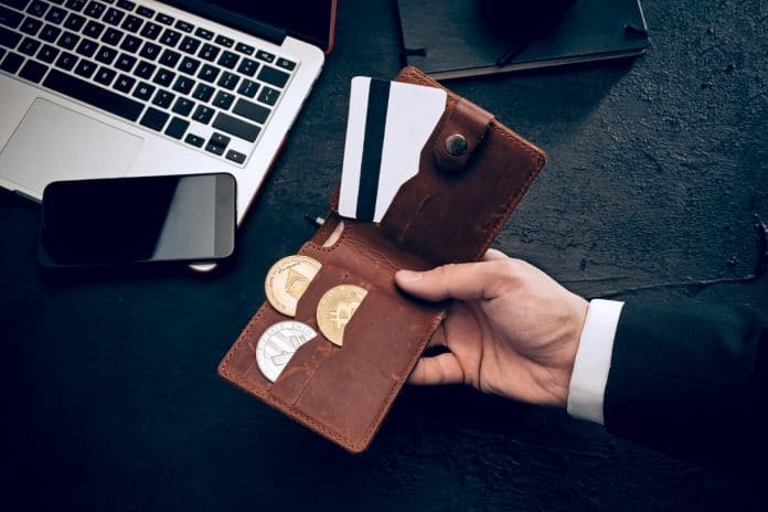 Pagamento com criptomoedas Bitcoin, Litecoin e Ethereum