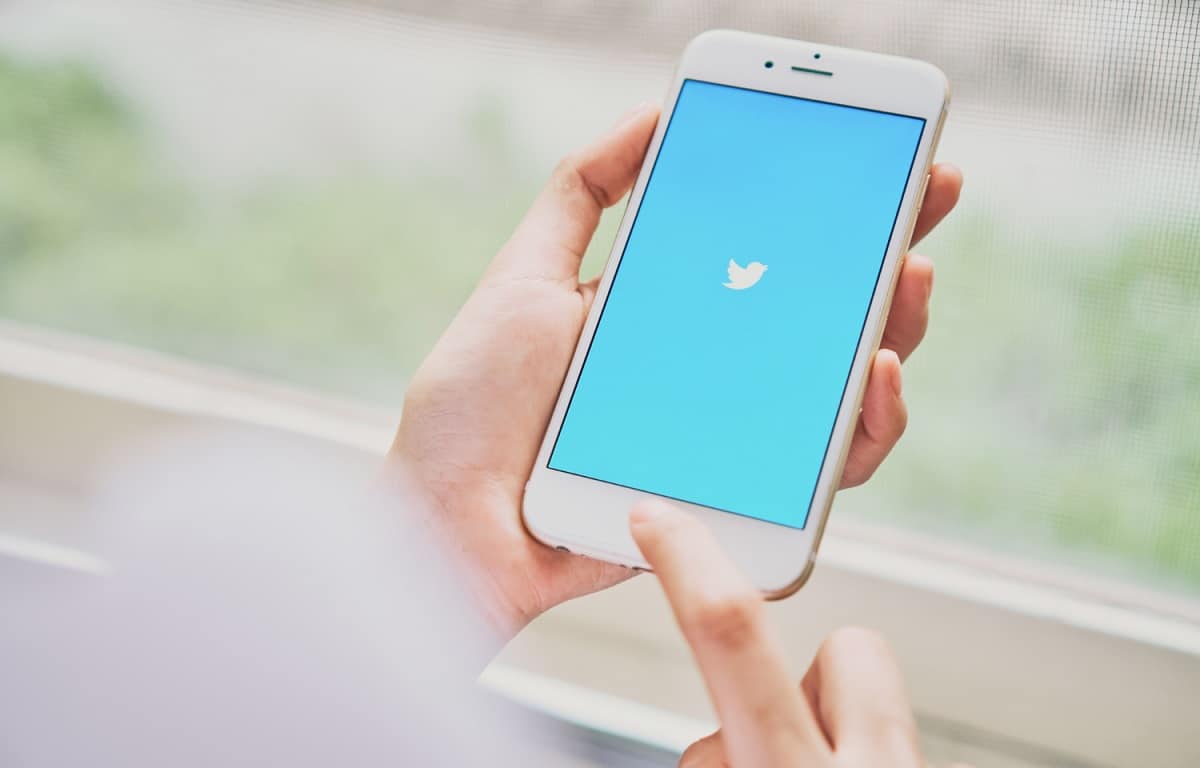 Aplicativo Twitter em smartphone Bitcoin