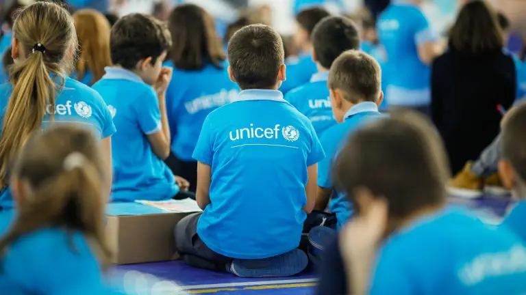 Crianças apoiadas pela UNICEF