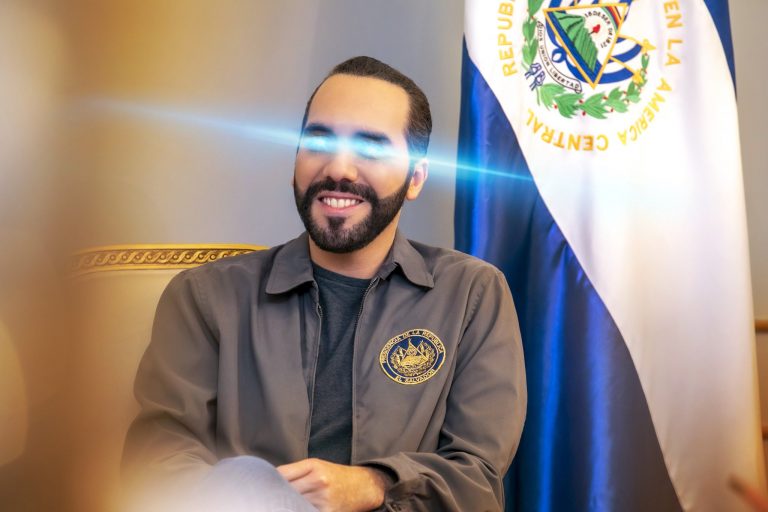 “El Salvador não se importa”, diz presidente após agência de classificação emitir alerta