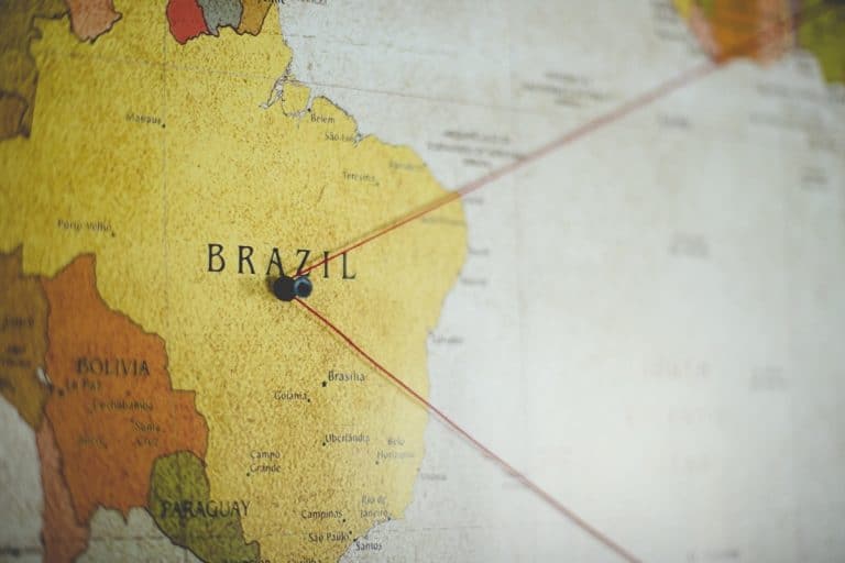 Foco no Brasil em mapa Bitcoin criptomoedas