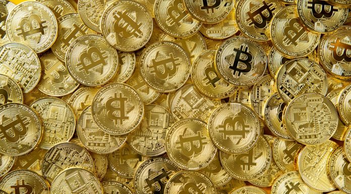 Pilha de Bitcoins moeda digital