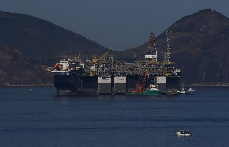 Petrobras recebe plataforma para o Campo de Lula, na Bacia de Santos