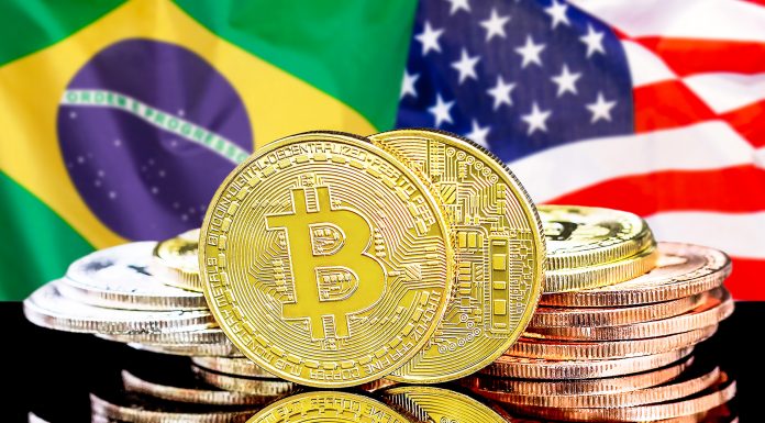 Bitcoin e Bandeiras dos Estados Unidos e Brasil